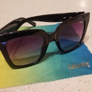 Quay- Icy sunglasses.